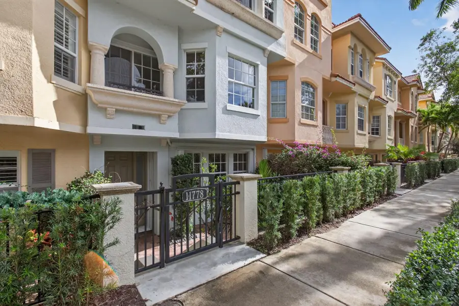11778 Valencia Gardens Avenue, Palm Beach Gardens, FL 33410 - Image #2