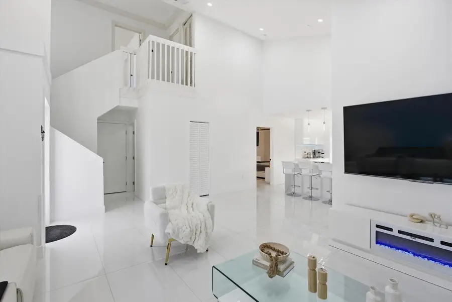 18930 NW 63rd Ct Court, Hialeah, FL 33015 - Image #2