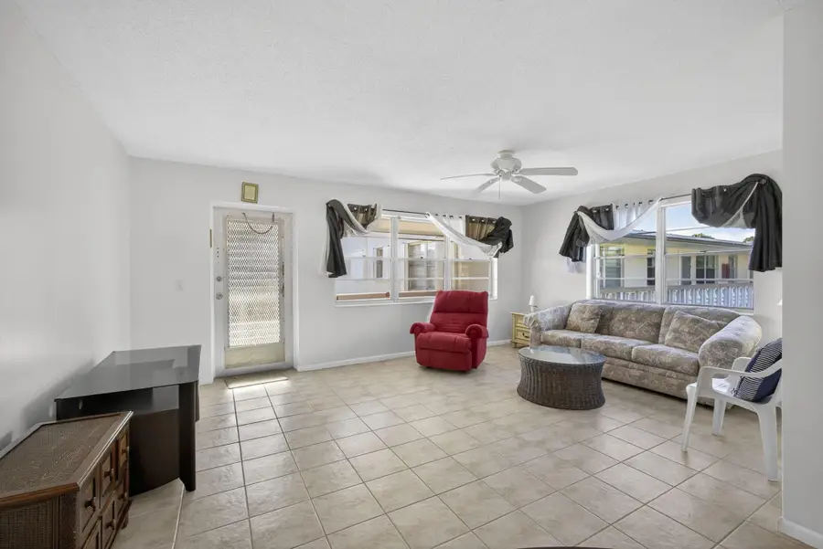 319 Windsor N, West Palm Beach, FL 33417 - Image #3