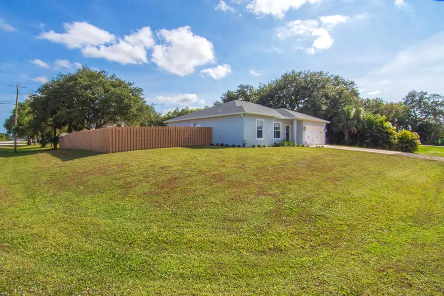 8686 104th Avenue, Vero Beach, FL 32967 - Image #3