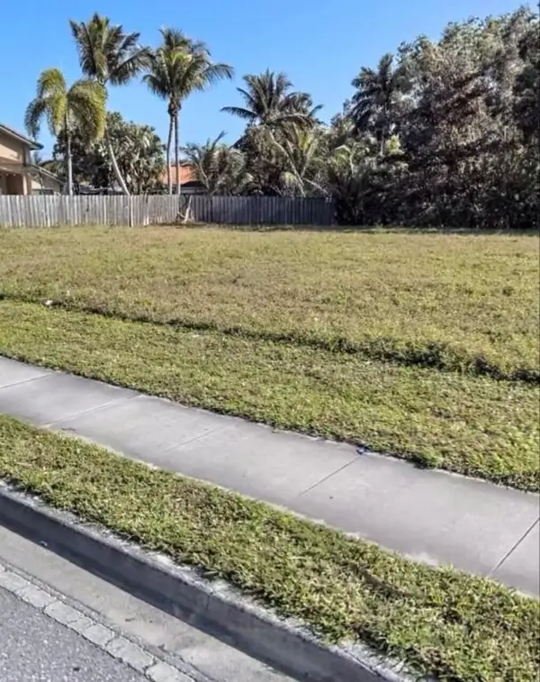 0000 Emilio Lane, Palm Springs, FL 33406