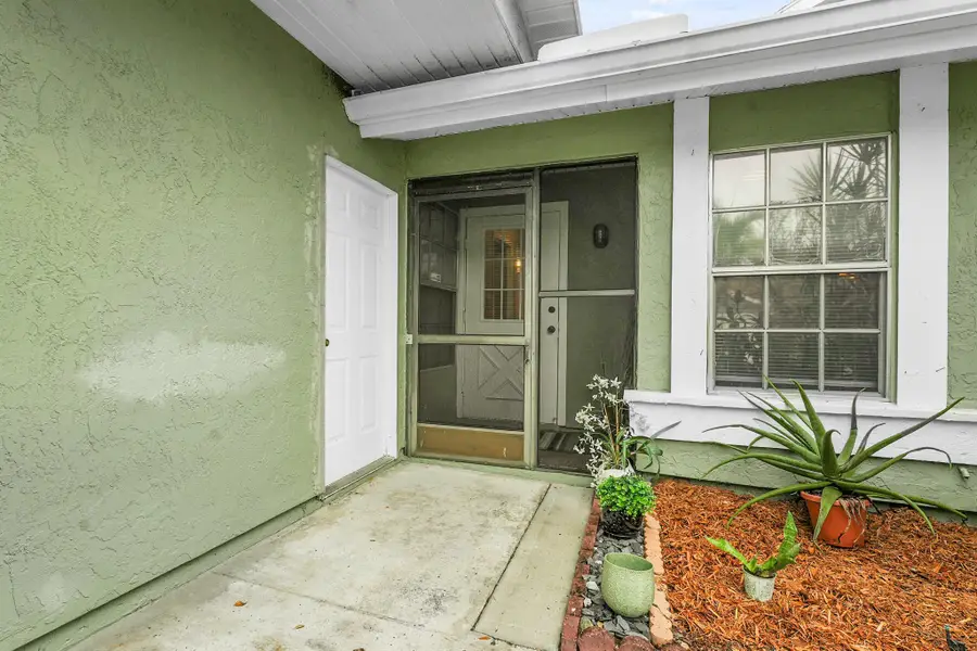 1721 SE Balmoral Court, Port Saint Lucie, FL 34952 - Image #3