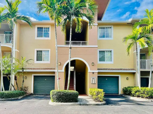 6511 Emerald Dunes Drive #208, West Palm Beach, FL 33411