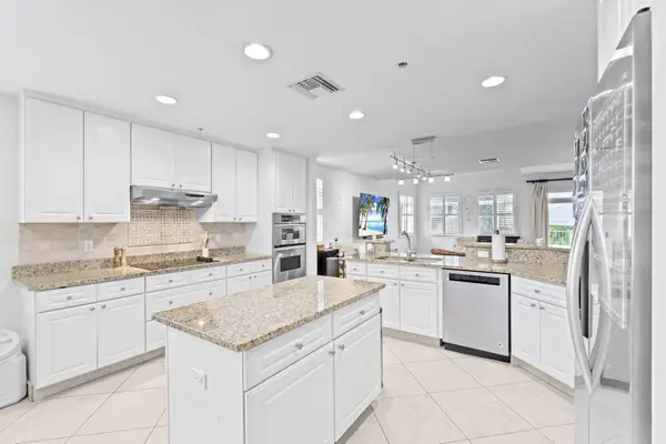 305 E Ocean Avenue #Th-7, Lantana, FL 33462