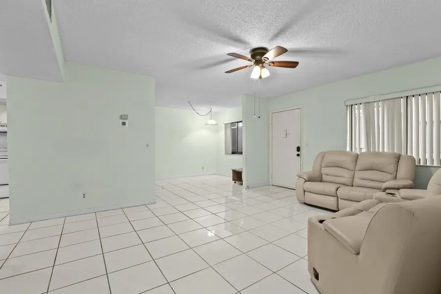 5280 Las Verdes Circle #219, Delray Beach, FL 33484 - Image #2