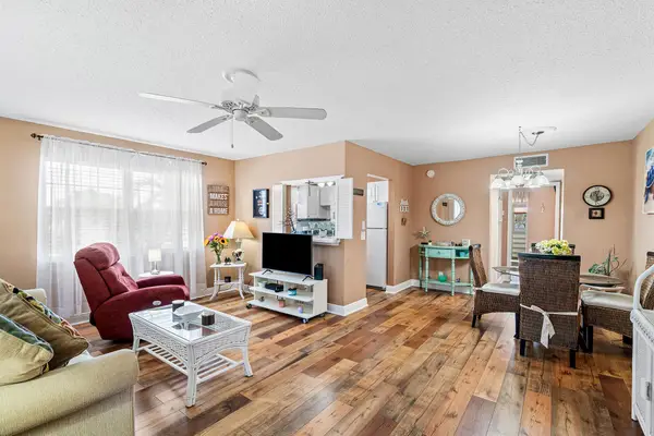 329 Markham O, Deerfield Beach, FL 33442