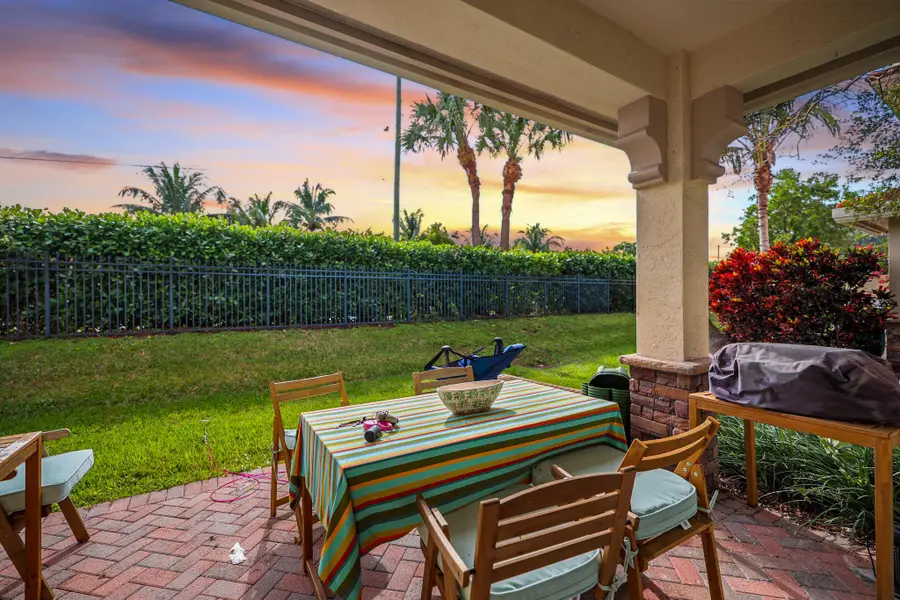 106 S Longport Circle #H, Delray Beach, FL 33444 - Image #2