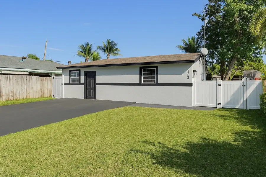 5604 Garden Avenue, West Palm Beach, FL 33405 - Image #2