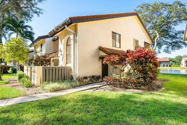 10423 S Circle Lake Drive #202, Boynton Beach, FL 33437