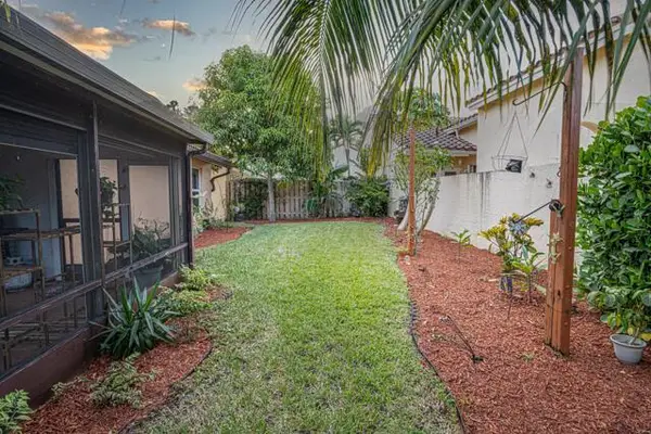 1290 NW 21st Terrace, Delray Beach, FL 33445