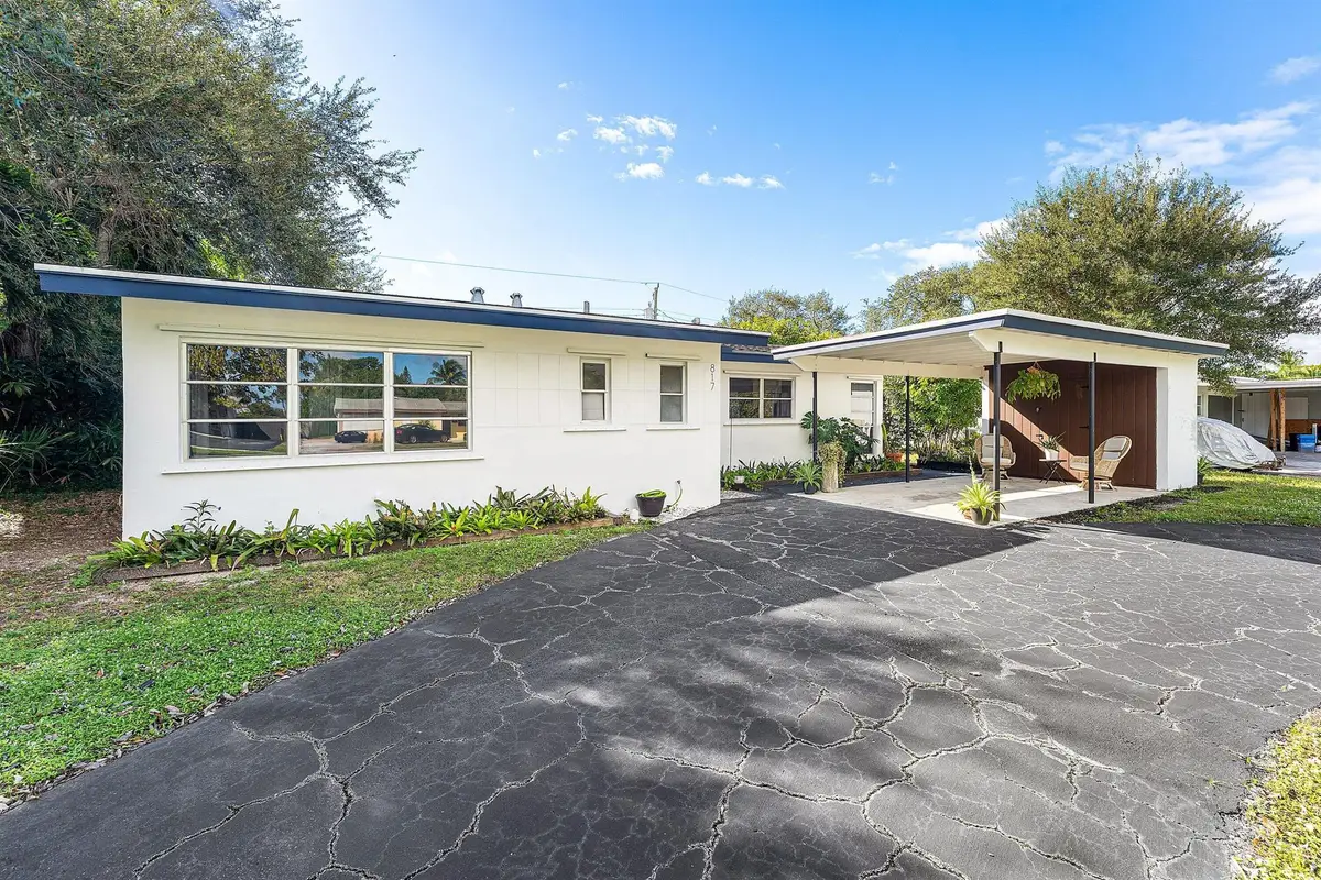 817 Buttonwood Road, North Palm Beach, FL 33408 - Image #1