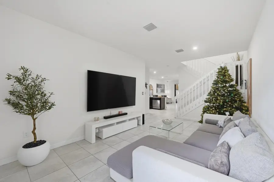 10441 W 32nd Lane, Hialeah, FL 33018 - Image #2