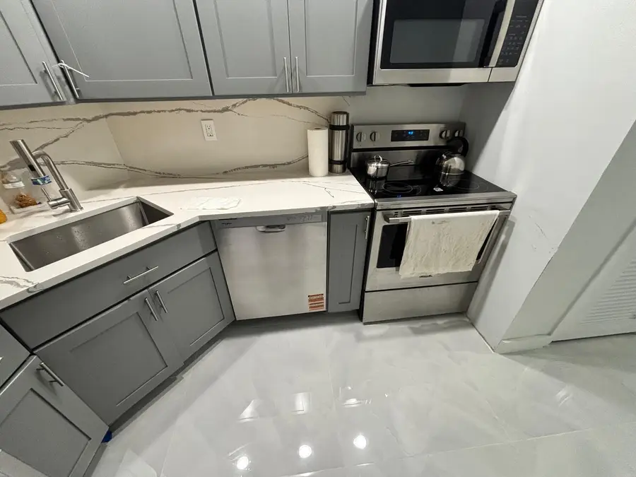 136 NE 19th Court #112f, Wilton Manors, FL 33305 - Image #2