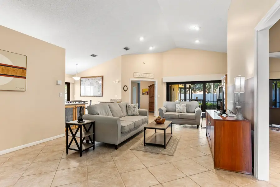 107 Executive Circle, Boynton Beach, FL 33436 - Image #3