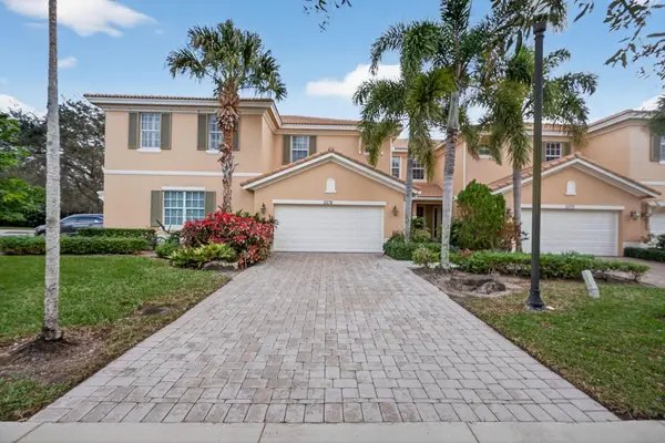 5072 Dulce Court, Palm Beach Gardens, FL 33418