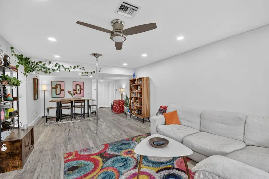 1801 Presidential Way #D204, West Palm Beach, FL 33401 - Image #3