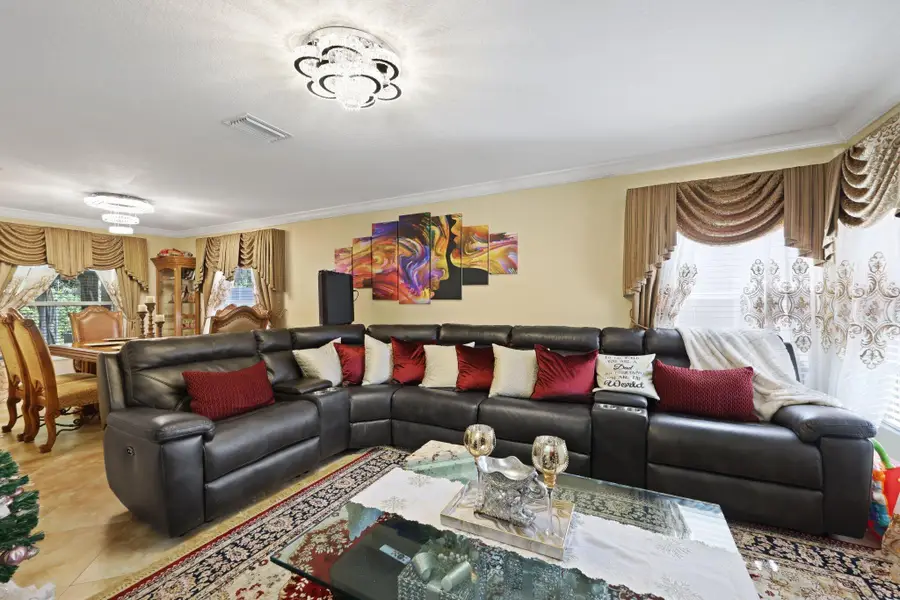 6024 Adriatic Way, West Palm Beach, FL 33413 - Image #3