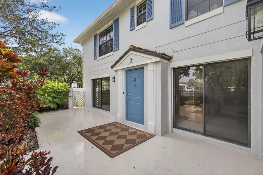 357 Prestwick Circle #2, Palm Beach Gardens, FL 33418 - Image #3