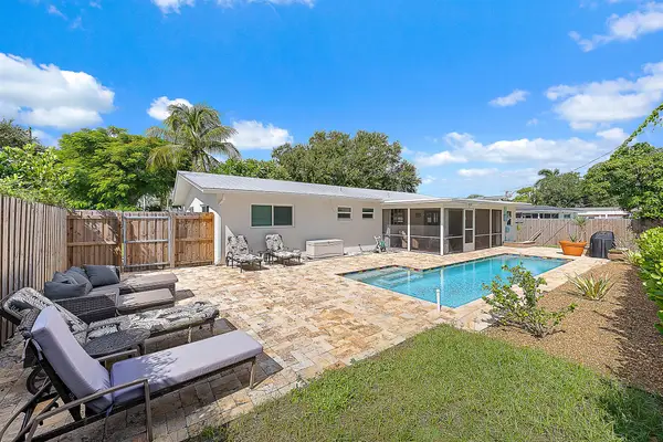 367 W Riverside Drive, Tequesta, FL 33469