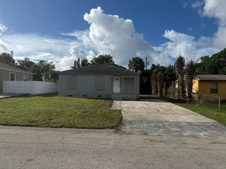 956 43rd Street, West Palm Beach, FL 33407 - #2
