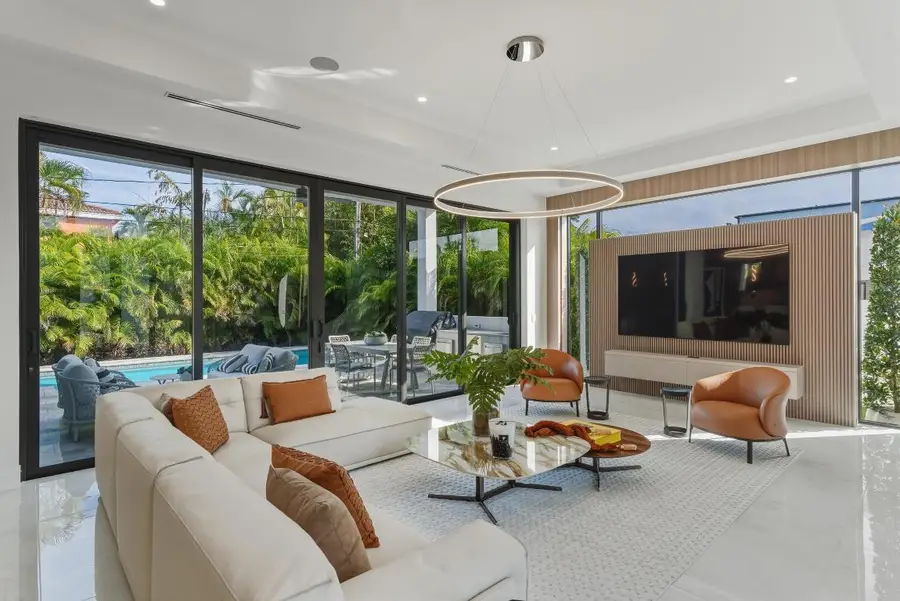 1050 NE 3rd Avenue, Boca Raton, FL 33432 - #3