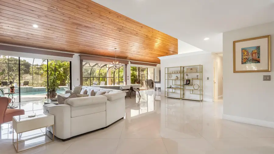 10571 Boca Woods Lane, Boca Raton, FL 33428 - Image #3