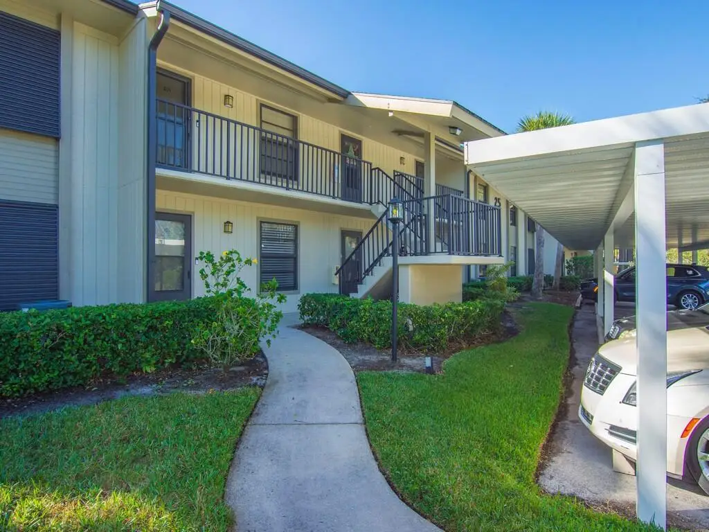 25 Plantation Drive #201, Vero Beach, FL 32966 - Image #1
