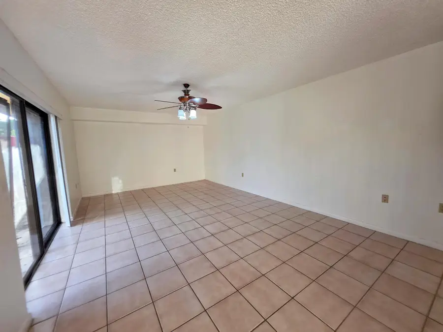 832 Blue Ridge Circle, West Palm Beach, FL 33409 - Image #3