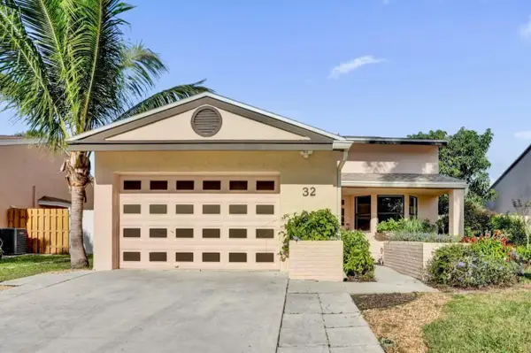 32 Buxton Lane, Boynton Beach, FL 33426