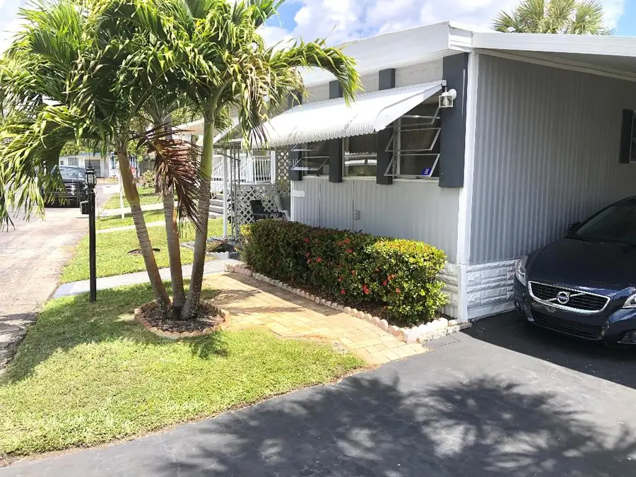 610 Frangipani Lane, Deerfield Beach, FL 33442 - Image #2