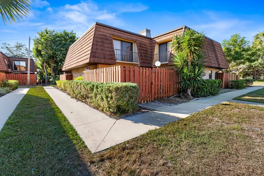 1402 Nebraska Avenue #13, Fort Pierce, FL 34950 - Image #1