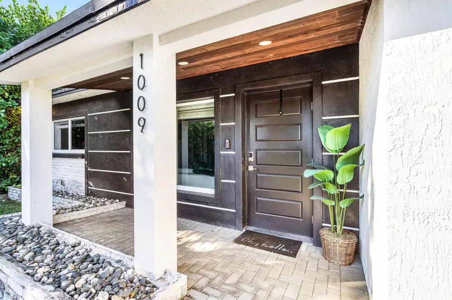 1009 NW 8th Street, Boynton Beach, FL 33426 - Image #2