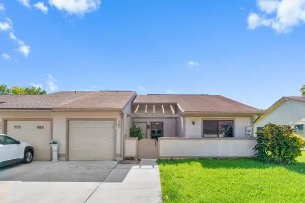 18 Winchmore Lane, Boynton Beach, FL 33426