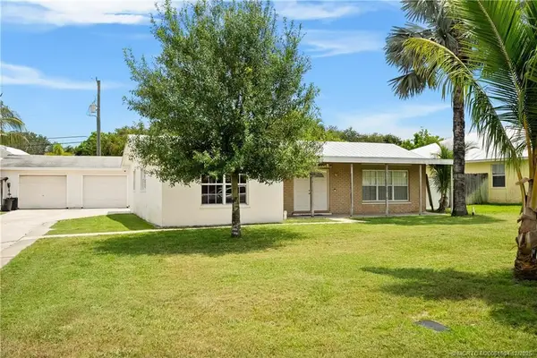 9035 SE Athena Street, Hobe Sound, FL 33455