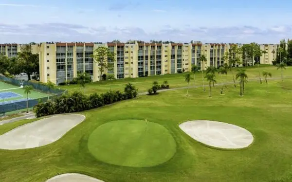 3661 Via Poinciana #604, Lake Worth, FL 33467