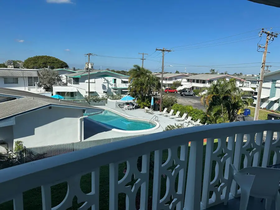 2381 Sunset Avenue #216, Lake Worth Beach, FL 33461 - Image #3