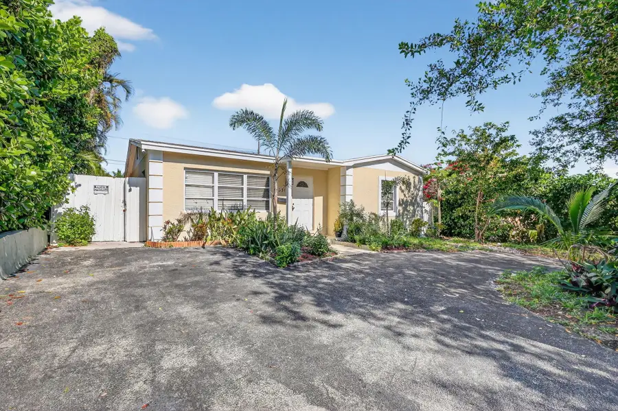 831 30th Court, West Palm Beach, FL 33407 - Image #2