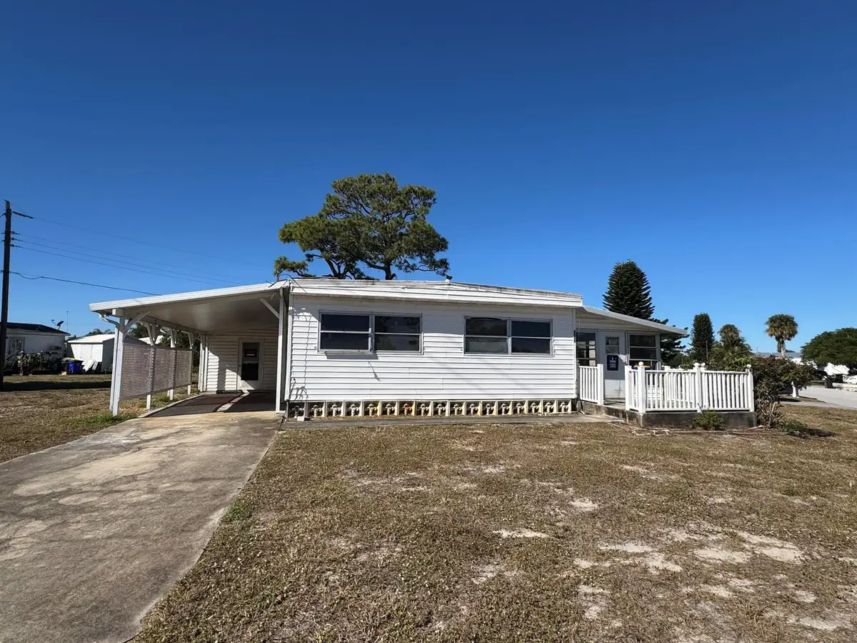 8500 SE Eagle Avenue, Hobe Sound, FL 33455 - Image #1