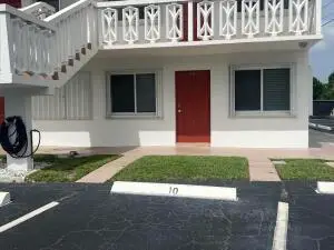 2020 Lake Osborne Drive #10, Lake Worth Beach, FL 33461 - Image #2