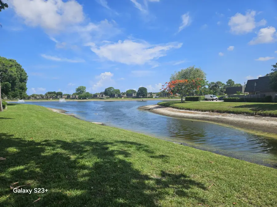 190 Charter Way, West Palm Beach, FL 33407 - Image #2