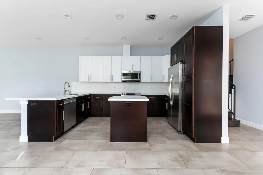 1031 NE 13th Avenue, Fort Lauderdale, FL 33304 - Image #2