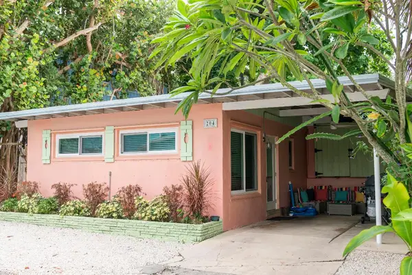 204 Coral Road, Boynton Beach, FL 33435