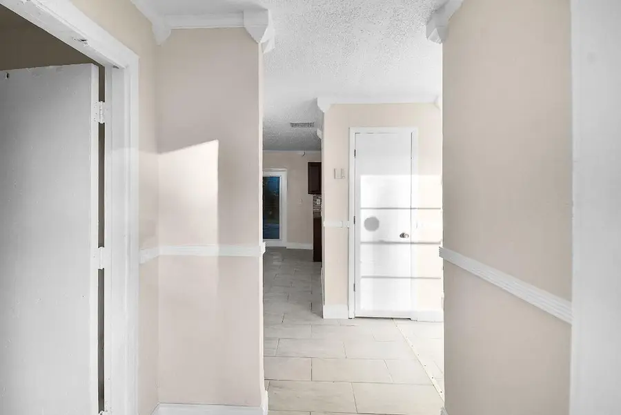 2652 Iroquois Avenue, Fort Pierce, FL 34946 - Image #3