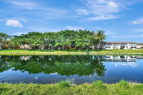 48 Sheffield B, West Palm Beach, FL 33417