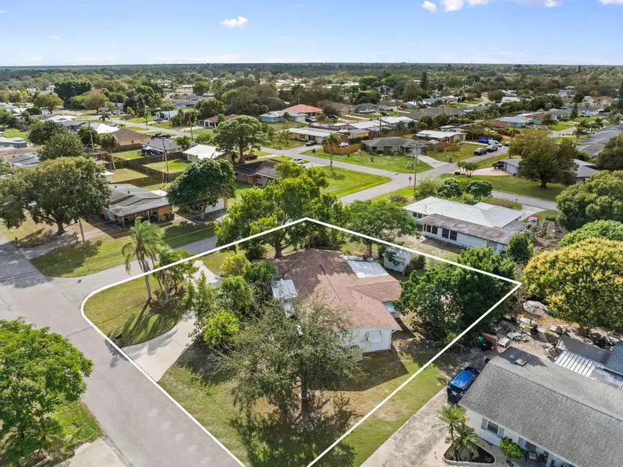 204 E Arbor Avenue, Port Saint Lucie, FL 34952 - Image #2