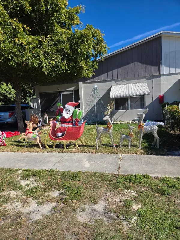 2396 Daphne Drive, West Palm Beach, FL 33415