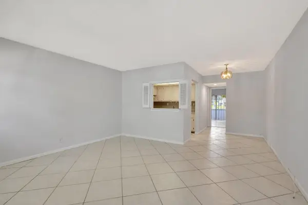 398 Sheffield Q, West Palm Beach, FL 33417