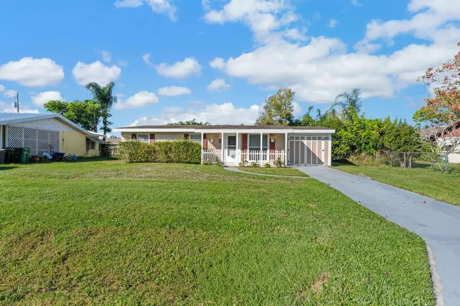 422 Coconut Avenue E, Port Saint Lucie, FL 34952 - Image #2