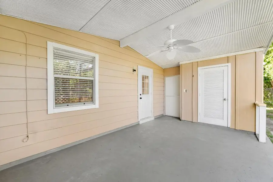 422 Coconut Avenue E, Port Saint Lucie, FL 34952 - Image #3