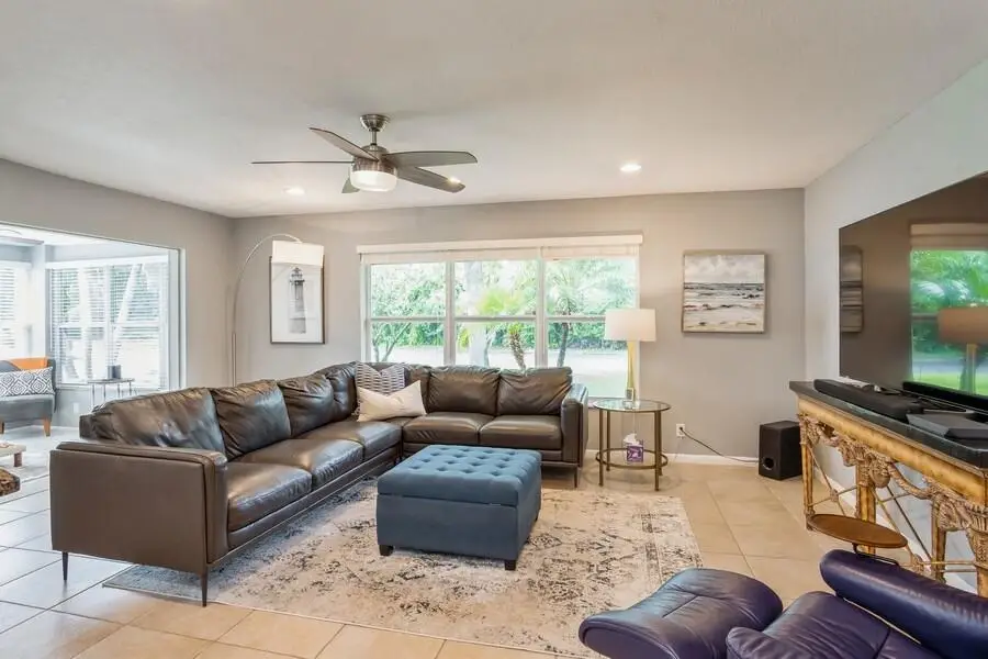 1230 S Drive Way #A, Delray Beach, FL 33445 - Image #3